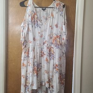 Torrid Floral Cold Shoulder High Low top size 3